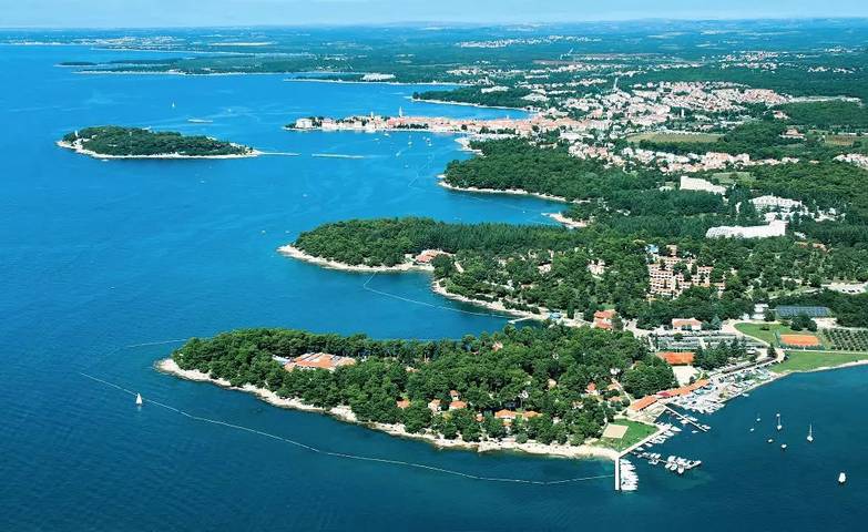 Hôtel pour 2 personnes, avec terrasse et piscine, animaux acceptés
