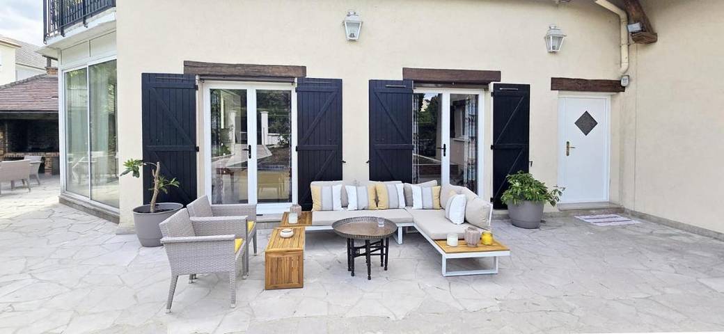 Location de vacances pour 10 personnes, avec jardin à Montévrain - 3