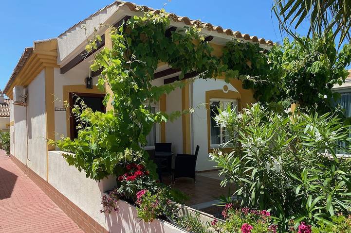 Casa rural para 4 personas, con jardín y piscina, Se admiten mascotas en Mazarrón