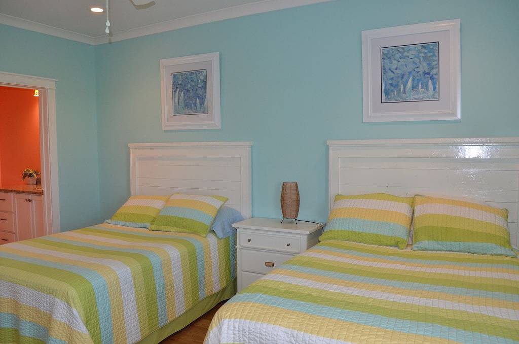 Haus am Wasser mit 400 'Fishing Pier. Krabben und Fische vom Pier mit Bootszugang. in Grand Isle, Jefferson Parish