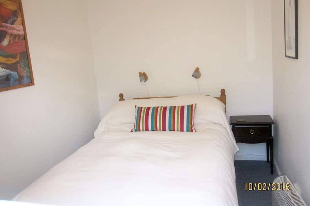 Cozy little bungalow - the perfect base for a beach/surfing holiday for 4 people in St Minver Lowlands, Pentire Point - Widemouth
