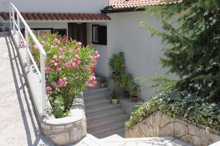 Ganze Wohnung, 1-Zimmer-Ferienwohnung mit Terrasse und Meerblick Rabac, Labin -c in Rabac, Labin-Rabac