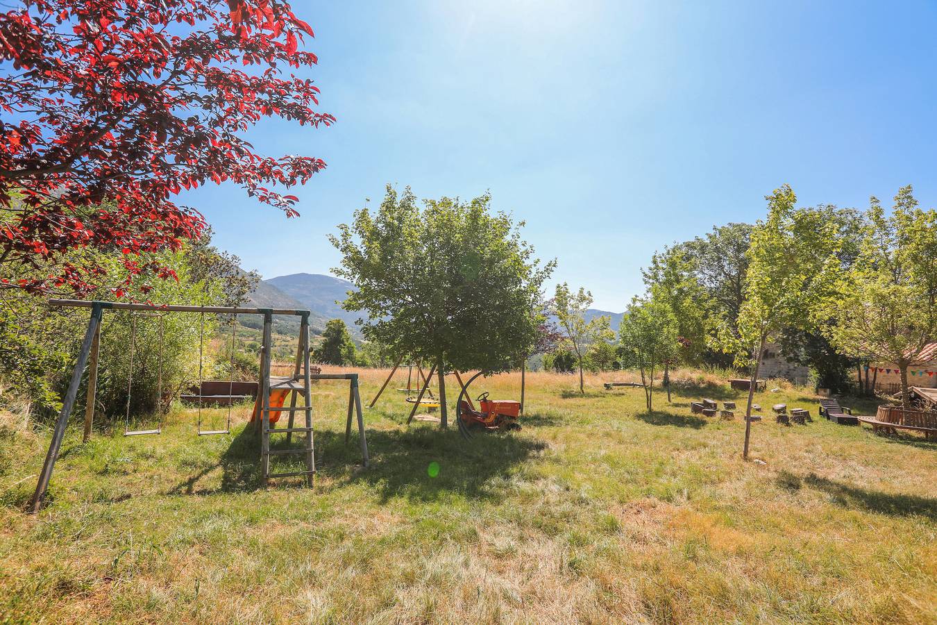 Cottage 'Gite Bergerie' with Mountain View, Private Terrace and Wi-Fi in Bargème, Regionalt naturreservat i Verdon