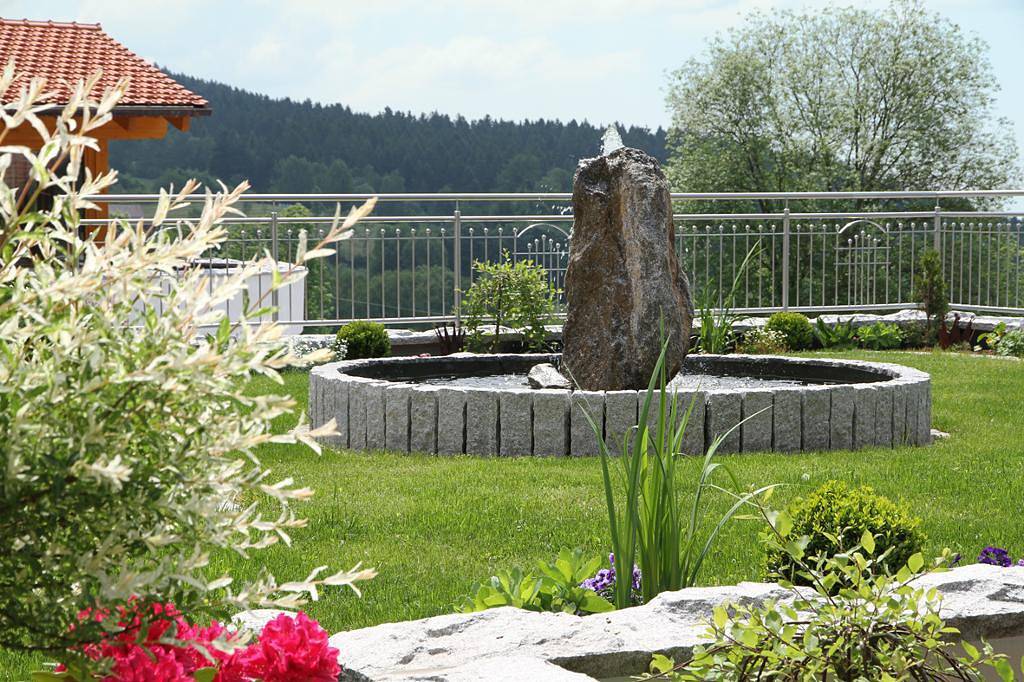 Musik - und Wellnesshotel Mariandl Singender Wirt - Zirbeneinzelzimmer Hotel in Haibach (Bayerischer Wald), Ostbayern