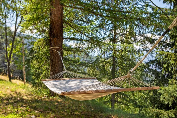 Ganze Wohnung, Ferienwohnung 'Coin Vert' mit Bergblick, Gemeinschaftsgarten und Wlan in La Cerise (Gressan), Comune di Gressan
