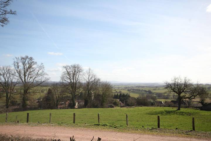 Gîte pour 6 personnes, avec terrasse et jardin à Martigny-le-Comte - 4