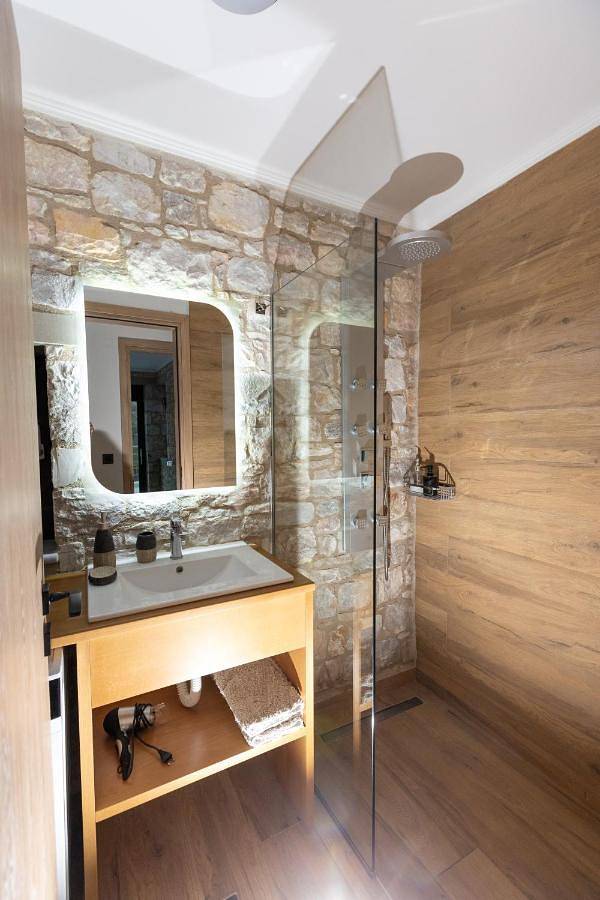 Pierres Blanches Residences, with private pools in Lesbos