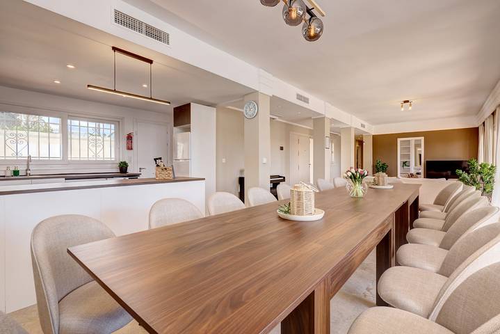 Villa for 15 people, with pool and garden, with pets in Puerto Banús