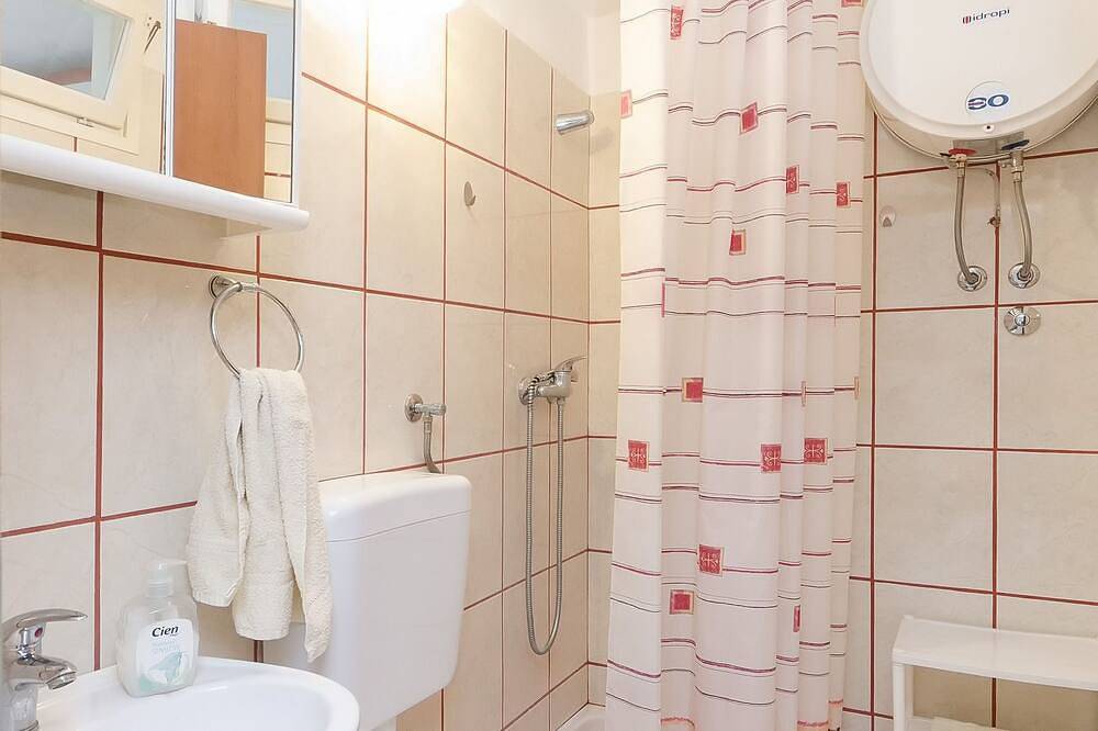 Ganze Wohnung, Ferienwohnungen Rosa - Kaprije - Insel Kaprije in Dalmatinische Inseln