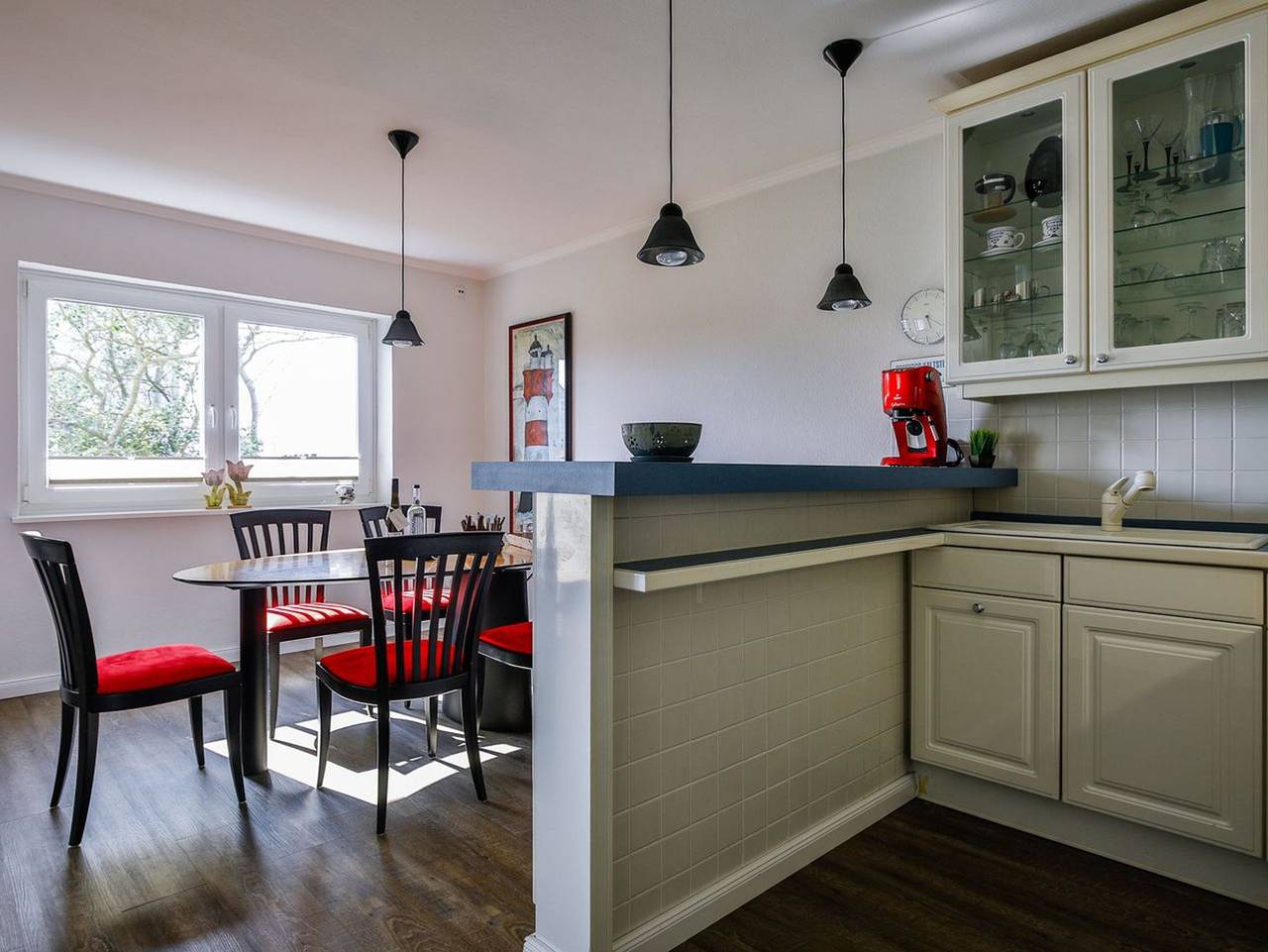 Ganze Ferienwohnung, Sylter Sonne - Helle zwei Zimmer Wohnung mit Balkon in ruhiger Lage von Hörnum. in Hörnum, Sylt