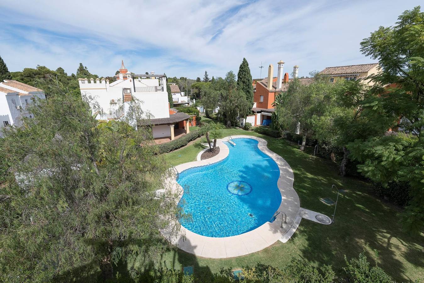 Rocio - Nice house in urbanisation with shared swimming pool and free Wifi in El Puerto de Santa María, Costa de la Luz