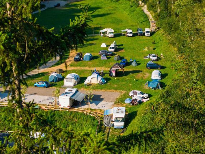 Camping voor 6 personen, with uitzicht and terras as well as tuin in Slovenië