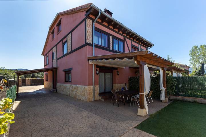 Casa vacacional para 9 personas, con Balcón y Jardín