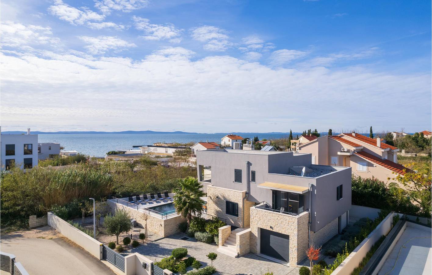Gemütliche 1-Zimmer-Wohnung mit Meerblick, Pool und in Strandnähe in Privlaka, Zadar
