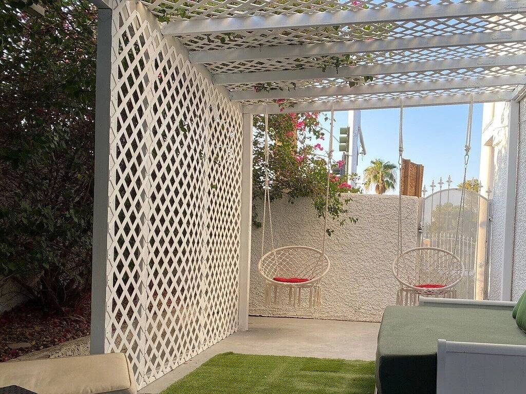 Spacious 5-Bedroom Retreat with Pool – Minutes from the Las Vegas Strip! in Winchester (NV), Nevada