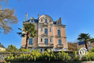 Gîte pour 12 personnes, avec jardin à Ahuillé