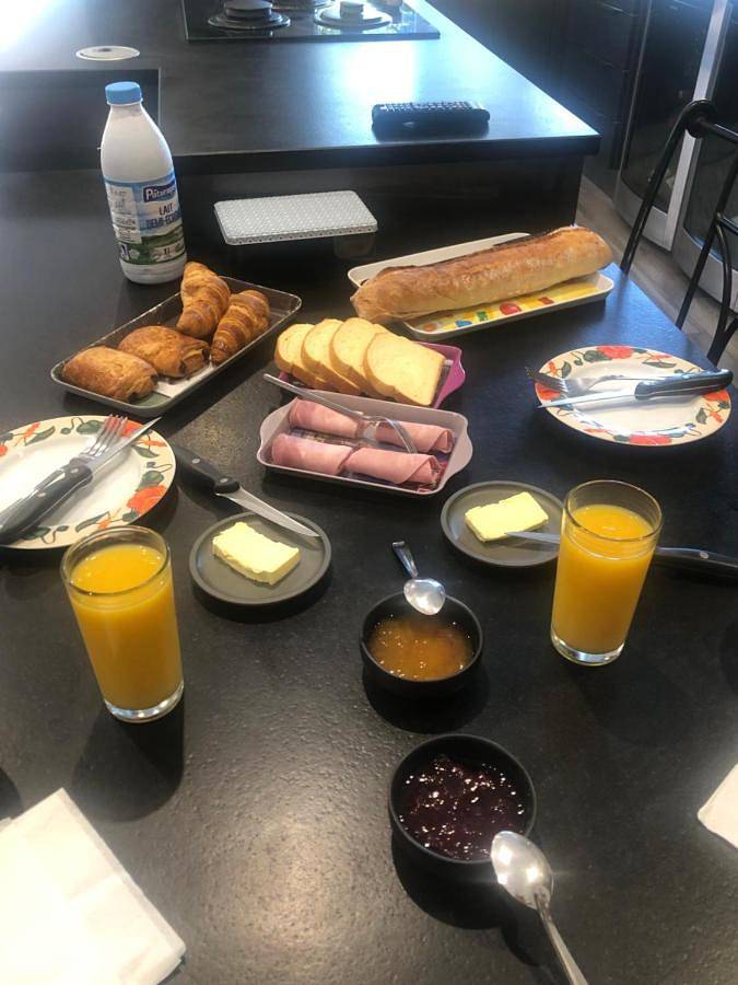 Gîte pour 2 personnes, avec vue et jardin ainsi que piscine et terrasse à Montmerle-sur-Saône - 2