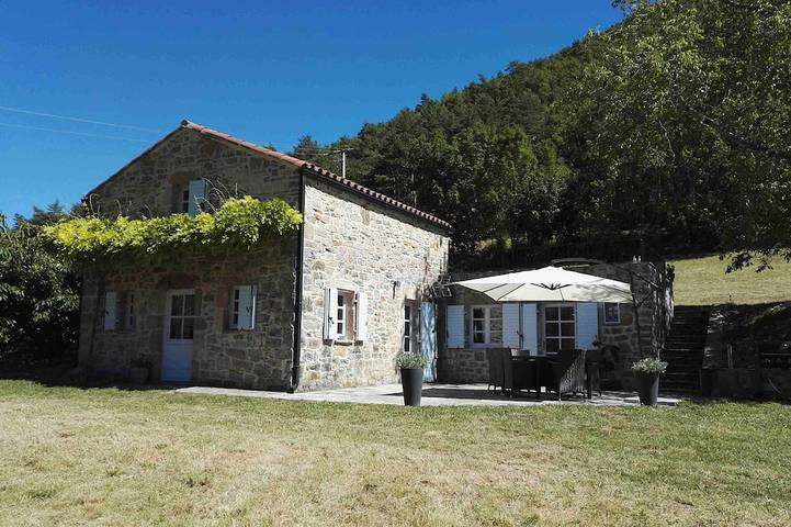 Location de vacances pour 8 personnes, avec Terrasse et Jardin à Rivière-sur-Tarn