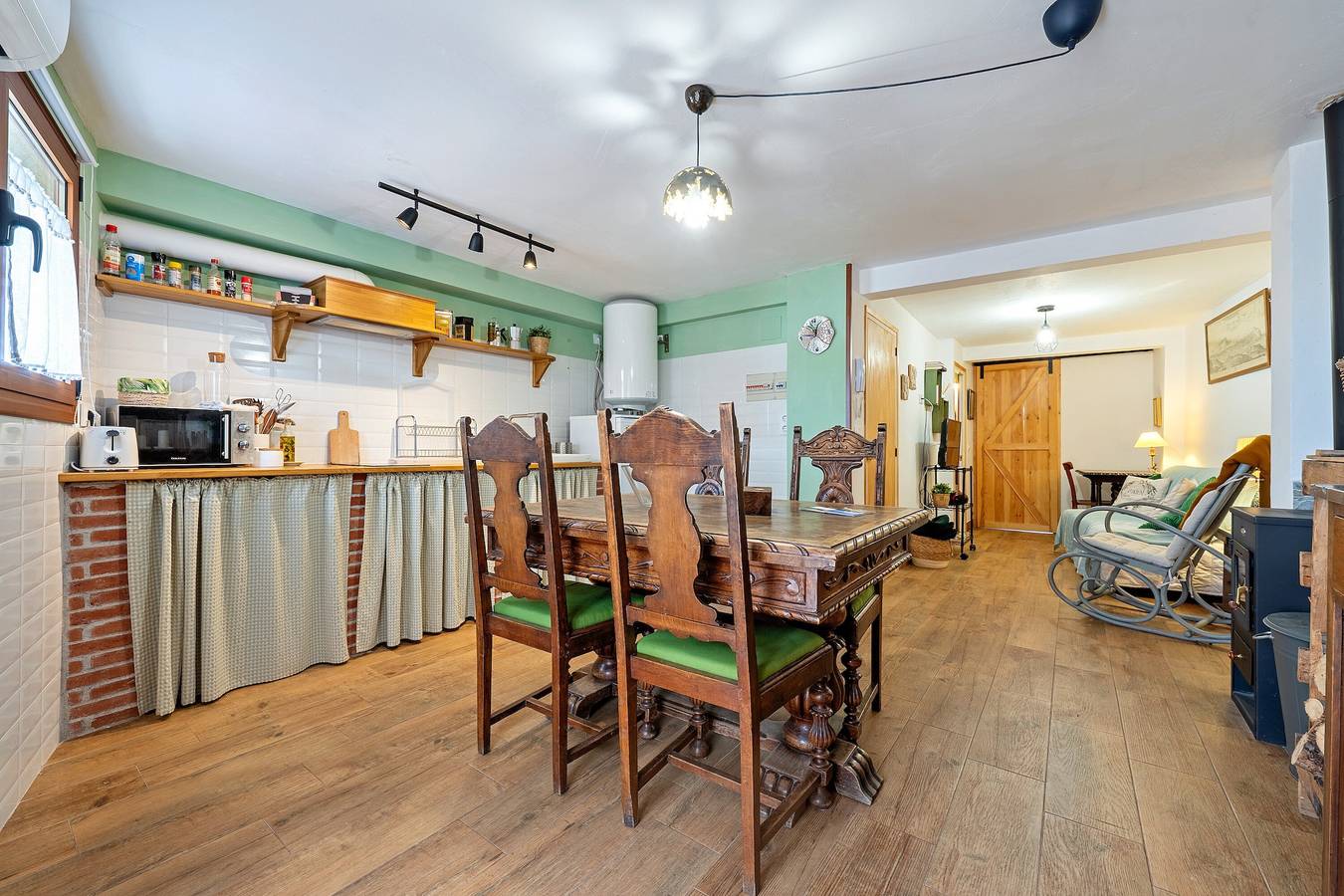 Entire apartment, L'escambell Grau del Llop. Apartment for Rural Tourism. in Ulldemolins, Montsant DO