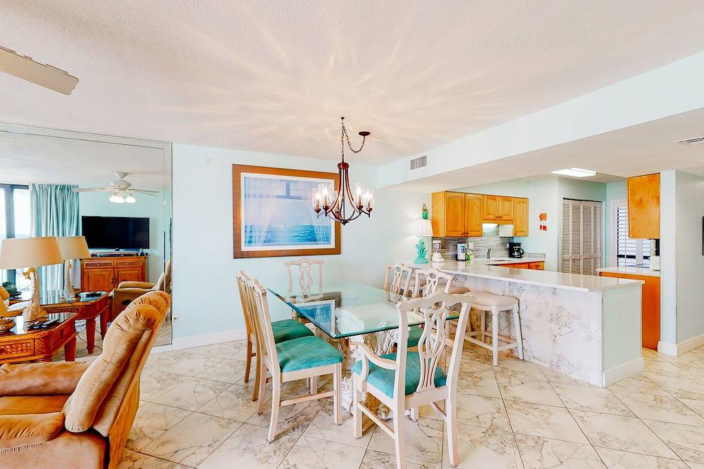 Vacation Apartment for 6 Guests in Miramar Beach, Emerald Coast