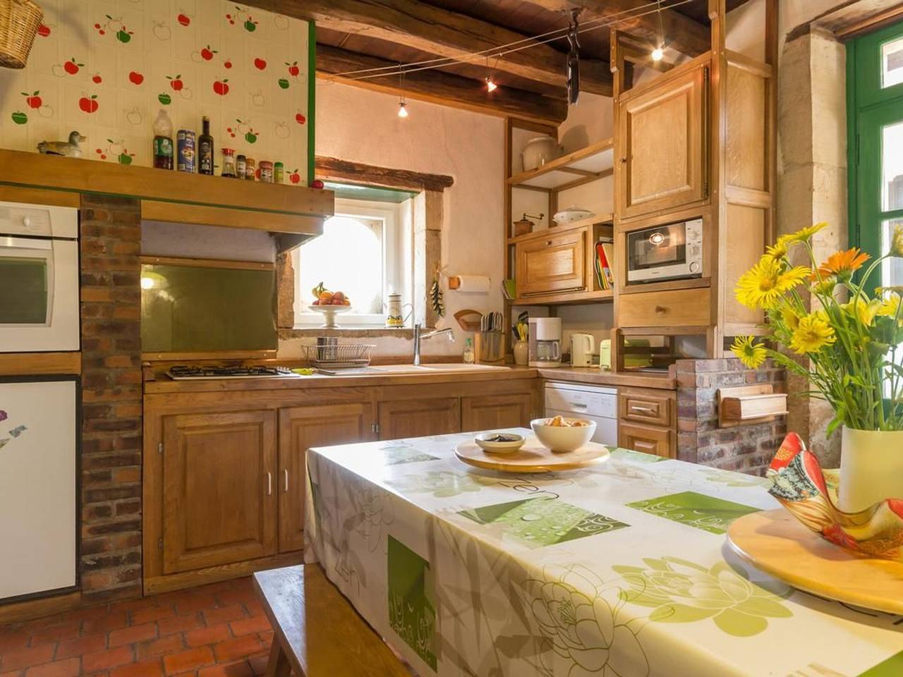 Stone house with pool and nature views near the Sources of the Seine in Source-Seine, Montbard region