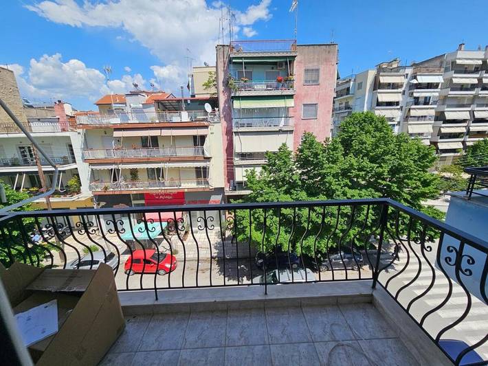 Gîte pour 3 personnes, avec balcon et vue à Serrès - 4