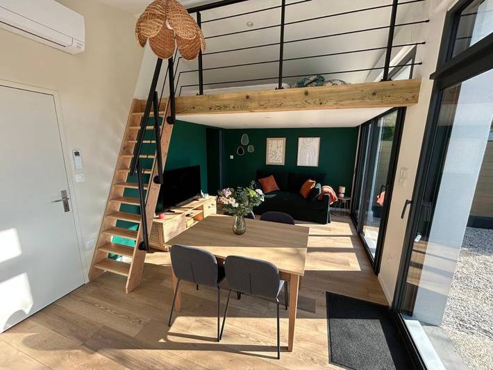 Location de vacances pour 4 personnes, avec jardin et piscine à Martignas-sur-Jalle