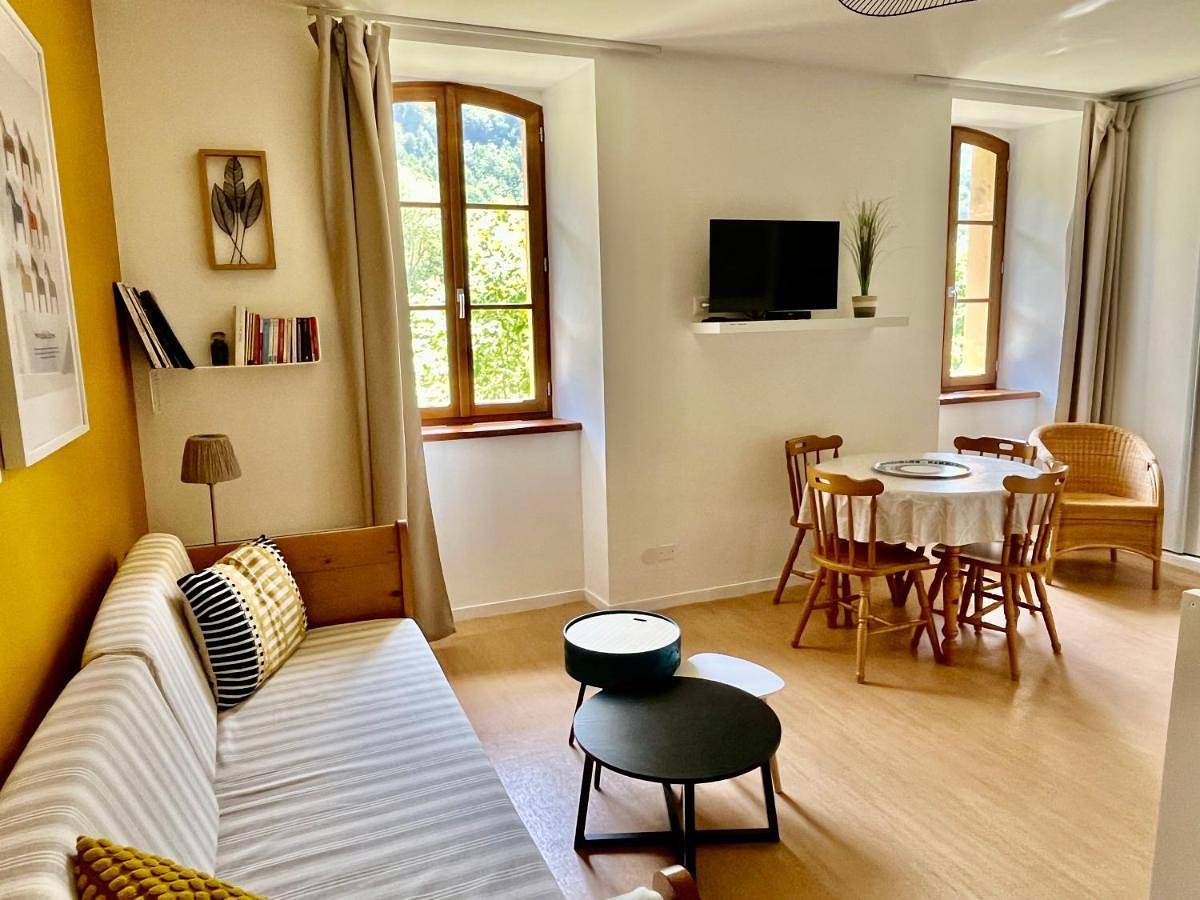 Appartement entier, One-Bedroom Apartment in Aulus-les-Bains, Parc naturel régional des Pyrénées ariégeoises