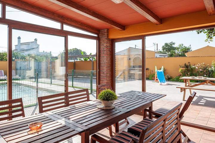 Familienorientiertes Ferienhaus "Casa Chiqui" mit Pool, WLAN & Klimaanlage in Conil de la Frontera, Costa de la Luz