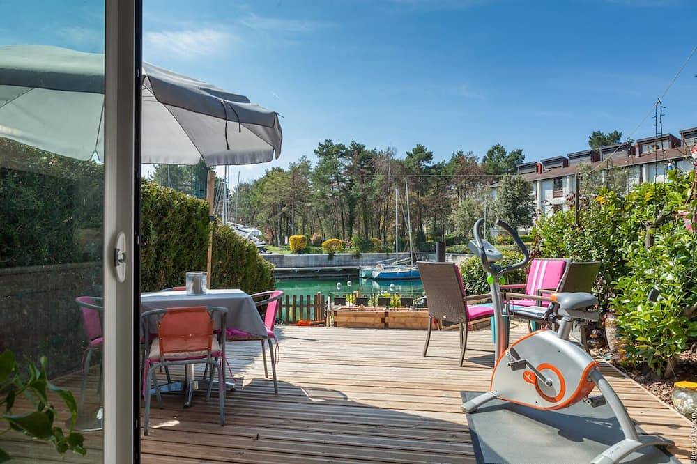 Renovated waterfront villa with 10-meter boat mooring in Thonon-les-Bains, Thonon-les-Bains region