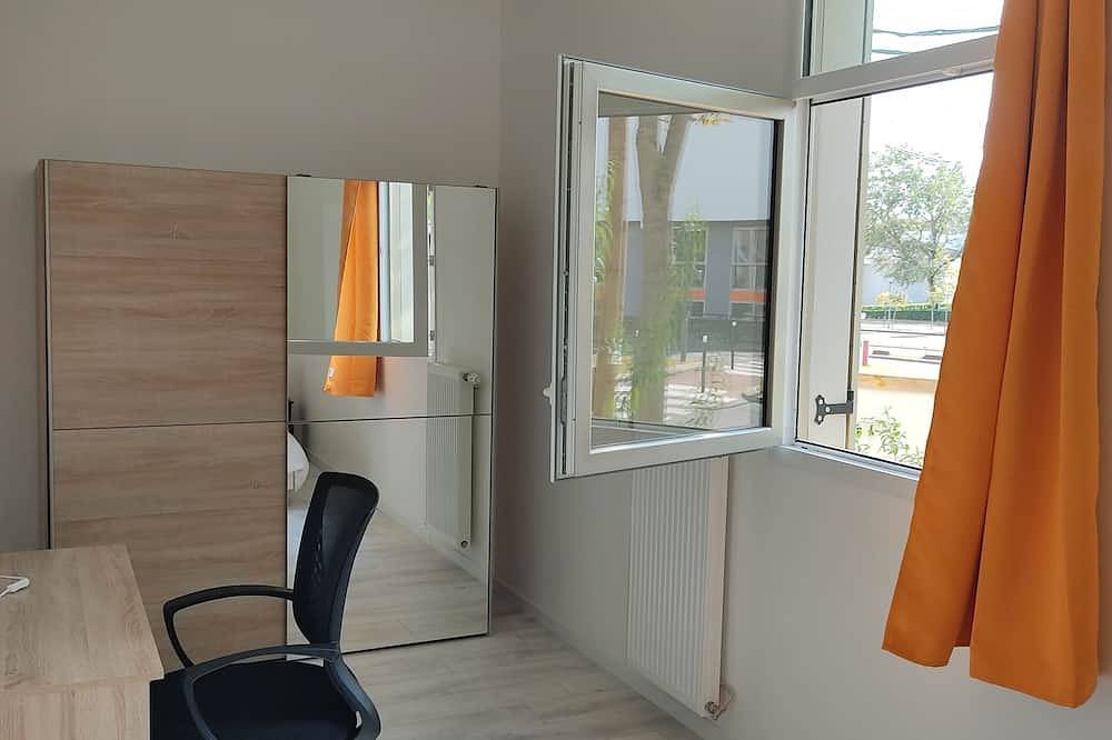 Entire apartment, Ville Nature in Cergy, Val-d'Oise
