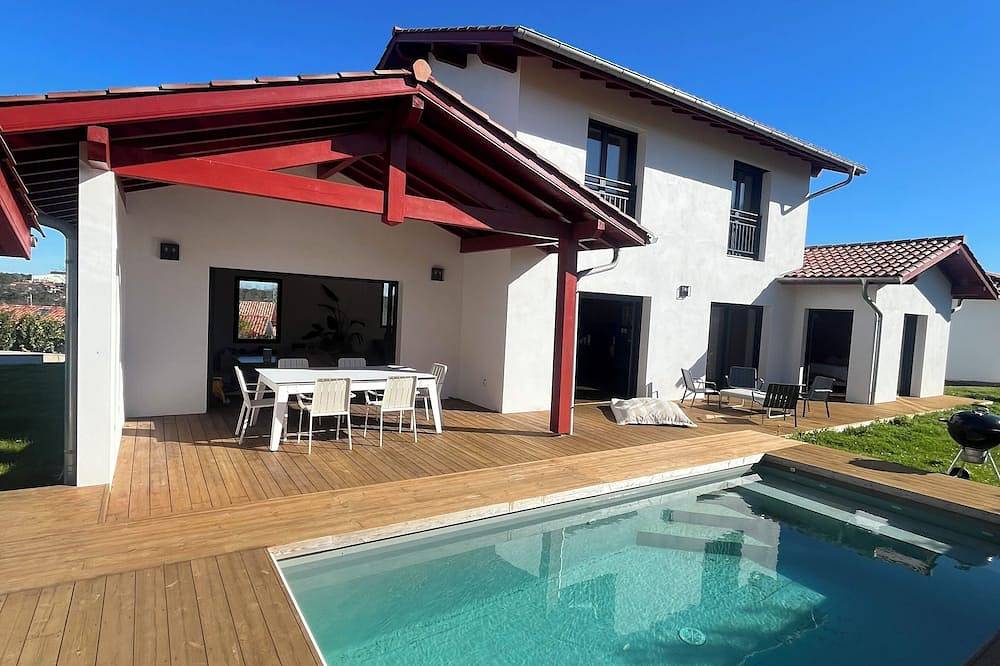 Bright Villa Heated Pool Near Biarritz in Arcangues, Bayonne region