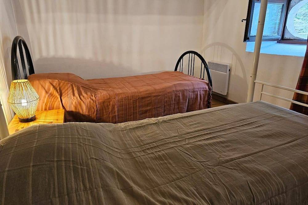 Entire apartment, Domaine de Bagard - Gîte la Magnanerie 54m² 4/7 pers Terrace in Sauve, Le Vigan region