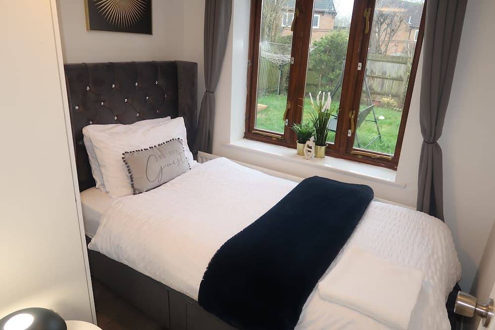 Cozy 3-bedroom home in Milton Keynes with free parking and Wifi in Milton Keynes, Südostengland