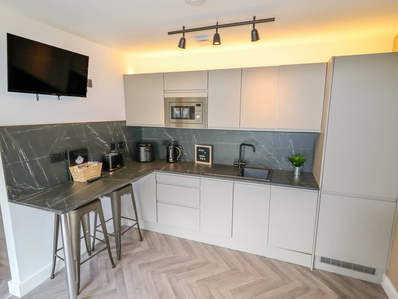 Valley Lodge 4 - North Wales Eco Lodges in Denbighshire