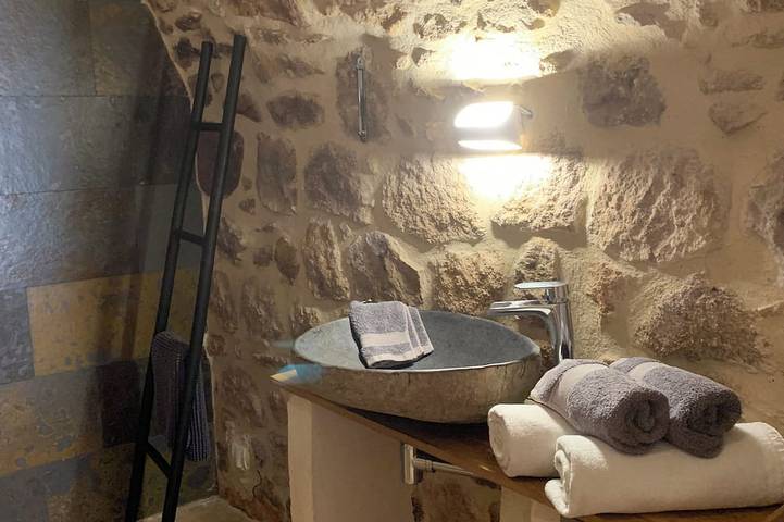 Gîte pour 2 personnes, avec jardin et terrasse à Rosières (Ardèche) - 3