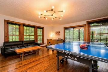 Vacation Home for 16 Guests in Blue Ridge Mountains, North Carolina, Picture 3