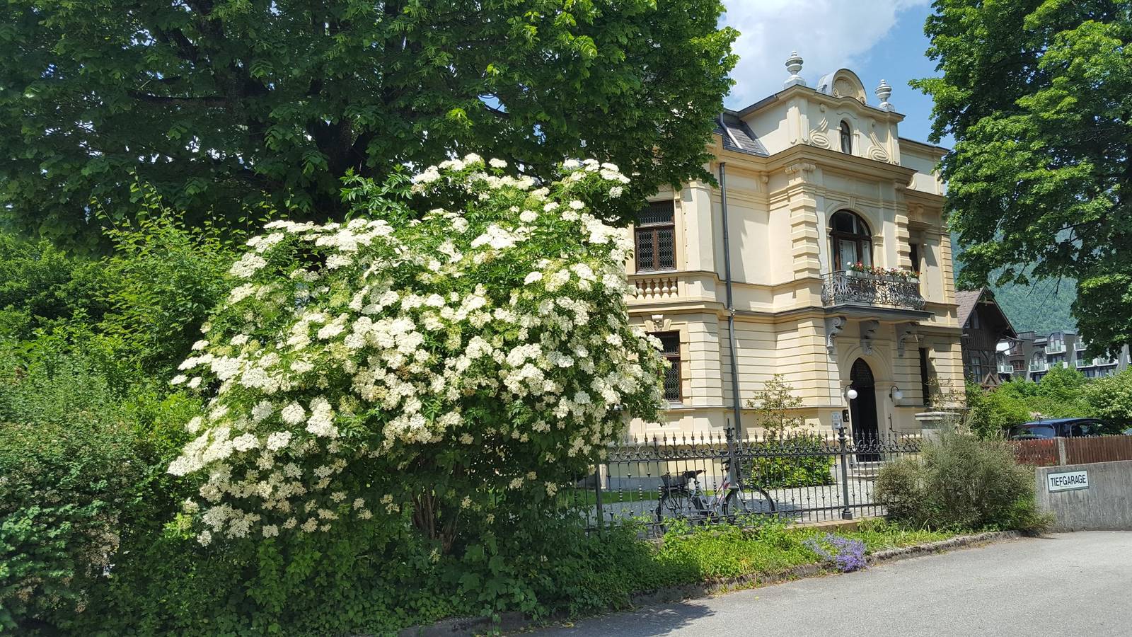 Ganze Ferienwohnung, Apartmenthaus Salzburger Hof - Einzelzimmer 310 mit Dusche und Wc ohne Frühstück in Bad Reichenhall, Berchtesgadener Alpen