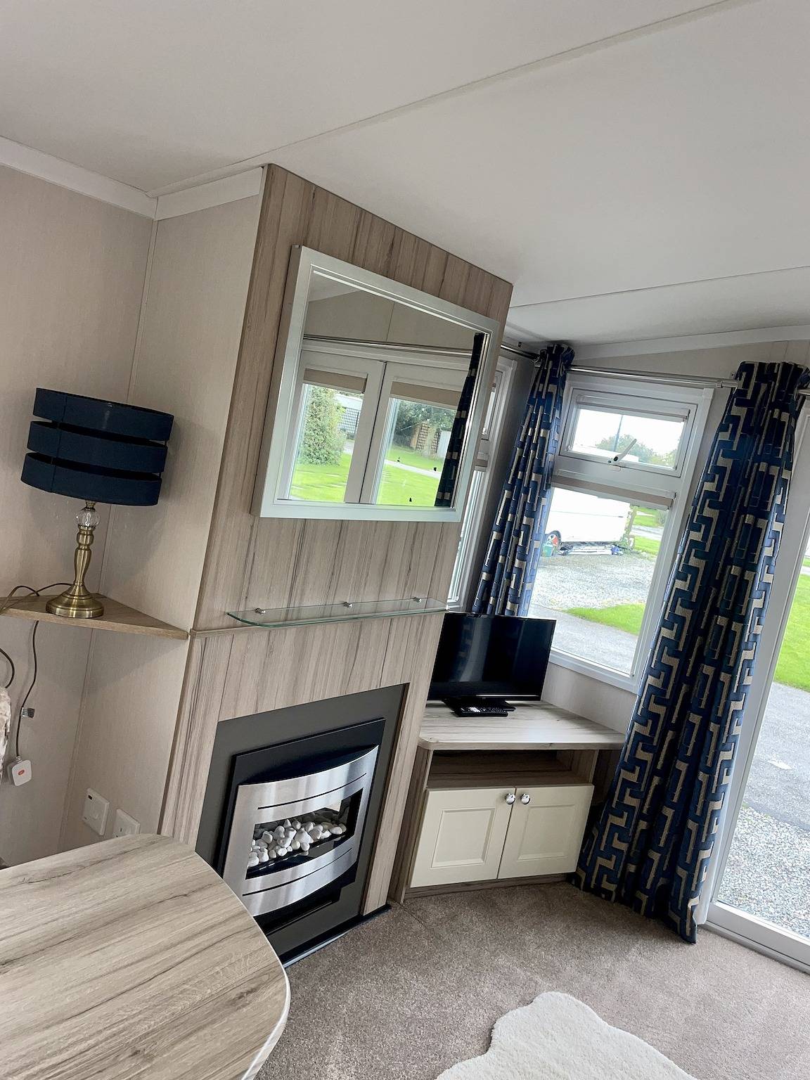 Chalet-3 guests-Onsite parking in Sherwood Forest, Nottinghamshire