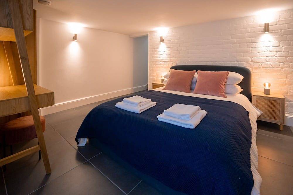 Hereford – Clifton Villa: Stylish Home Near Centre, Sleeps 6 in Hereford, Herefordshire