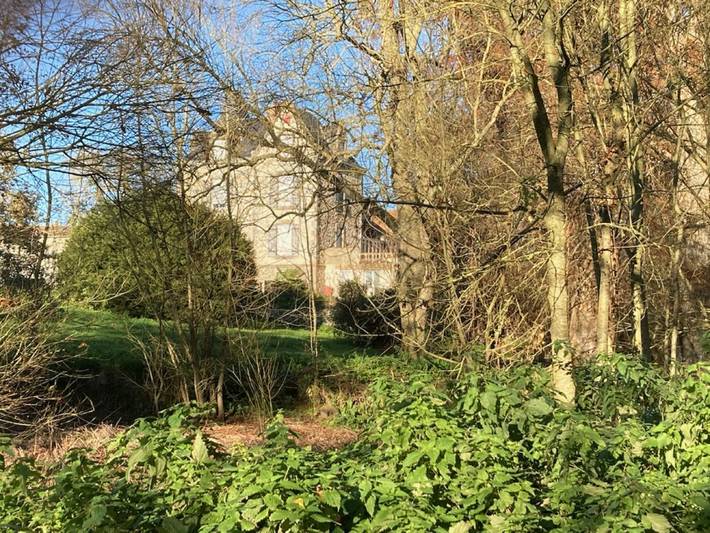 Gîte pour 14 personnes, avec sauna ainsi que terrasse et jardin à Voulmentin