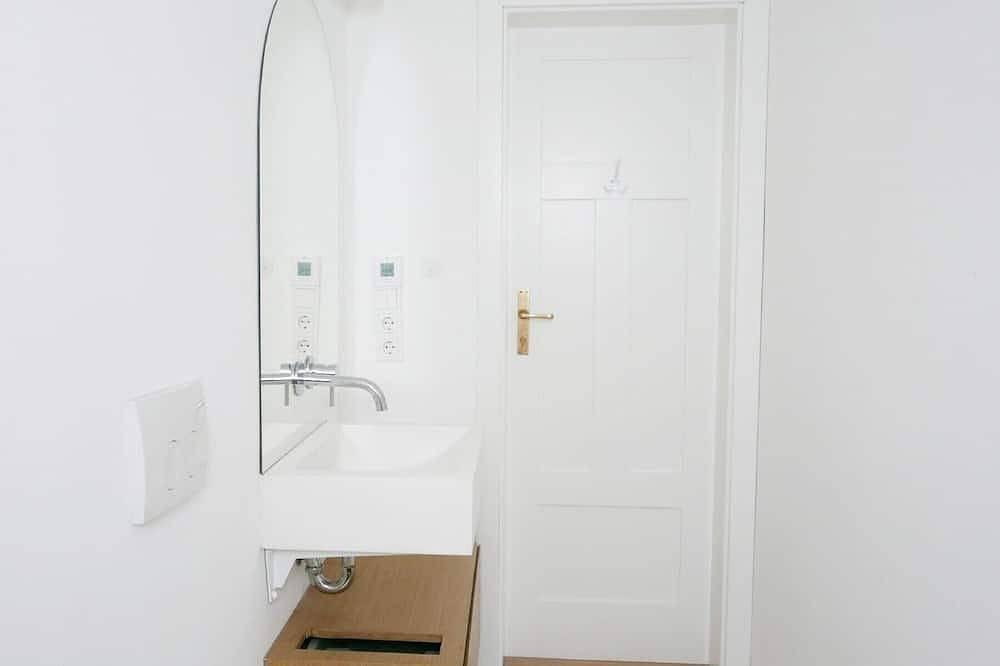 Ganze Wohnung, Ferienwohnung Markus, 27qm, 1 Schlafzimmer, 1 Wohn-/Schlafzimmer, max. 2 Personen in Reichenau, Untersee