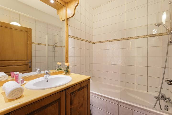 Ganze Wohnung, V Buet 01: Beside Ski Lift; Pool, Sauna & Gym in Vallorcine, Region Bonneville
