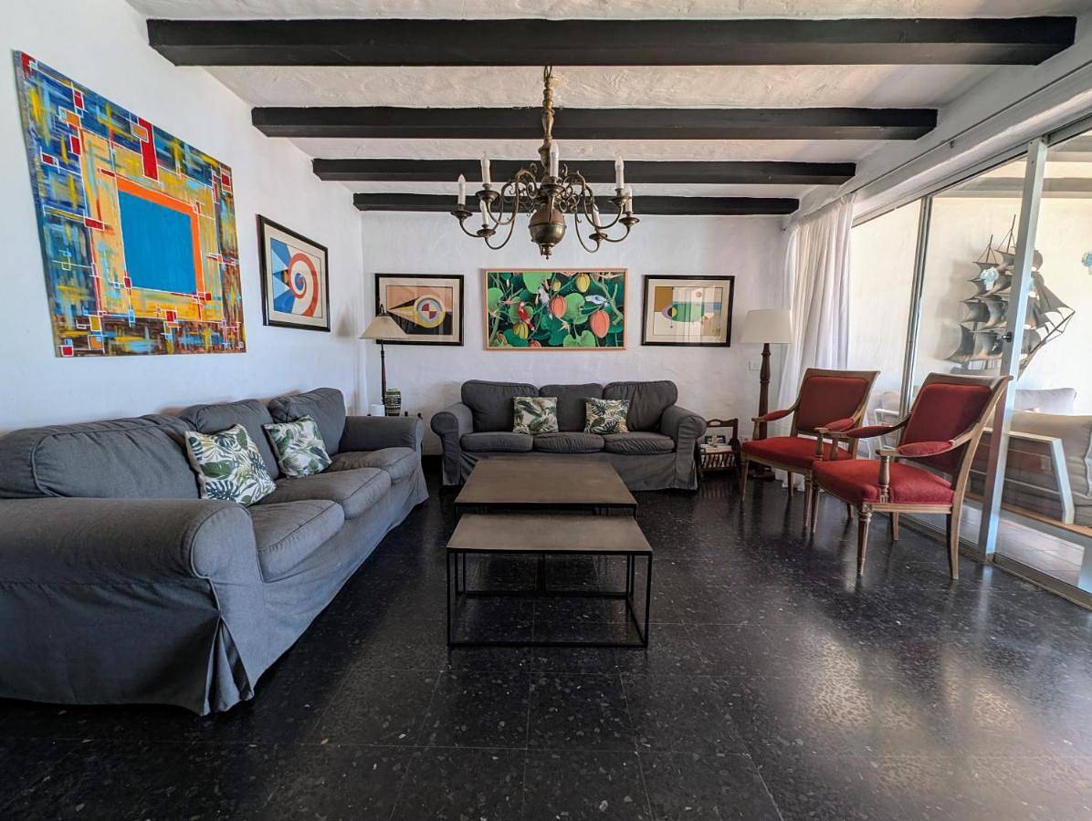 Villa Coki Deluxe - First line of the beach in Playa del Hombre, Telde