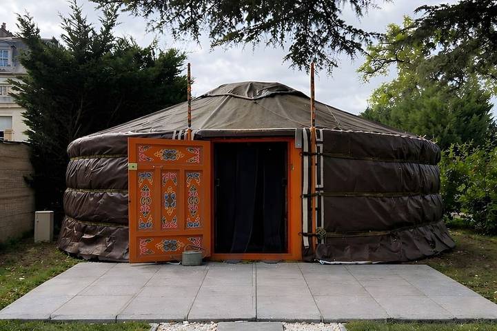 Camping pour 3 personnes, avec Jacuzzi et Terrasse ainsi que Jardin et Sauna