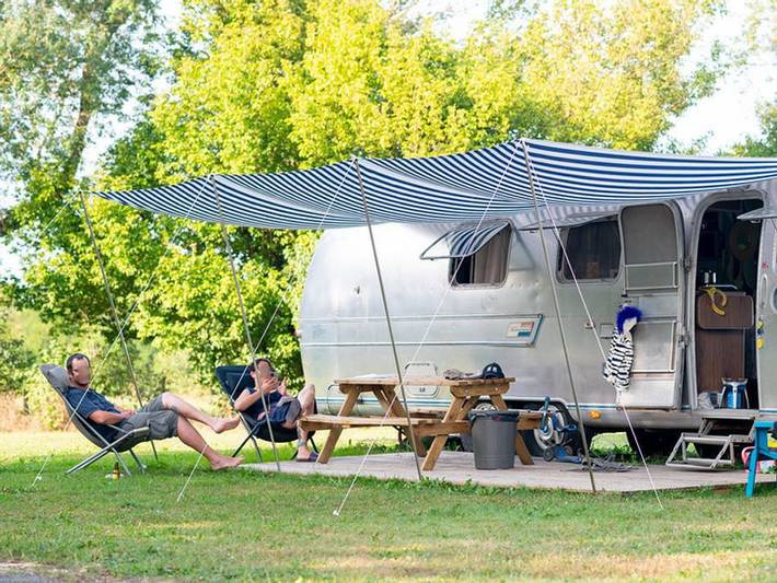 Camping pour 3 personnes, avec bassin pour enfant dans l' Ain - 2