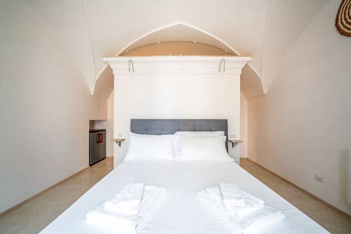 Domus Fisculi A – Traditional Stone-Vaulted Home in Fasano, Salento