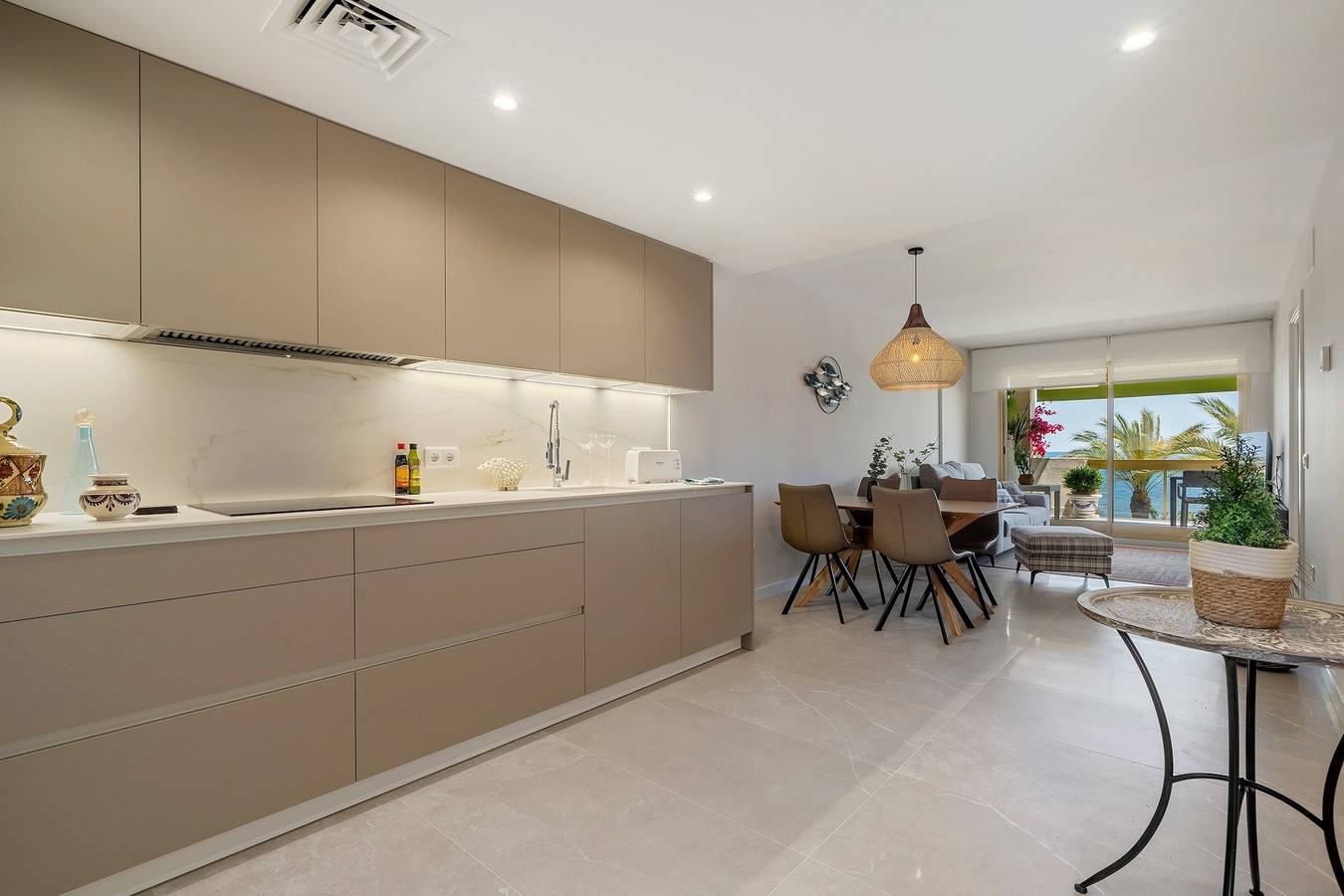 Appartement 'Pelicano' met zeezicht, wifi en airconditioning, foto 8