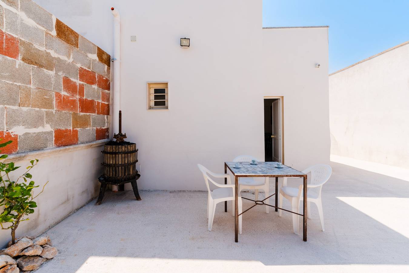 Ferienhaus 'Lu Ìentu' mit Meerblick, Gemeinschaftsgarten und Klimaanlage in Sant'Isidoro, Golf von Tarent