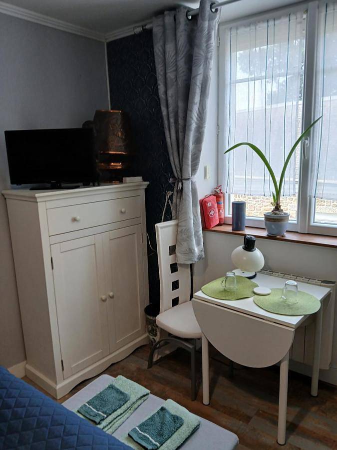 Gîte pour 2 personnes, avec jardin à Gorron - 3
